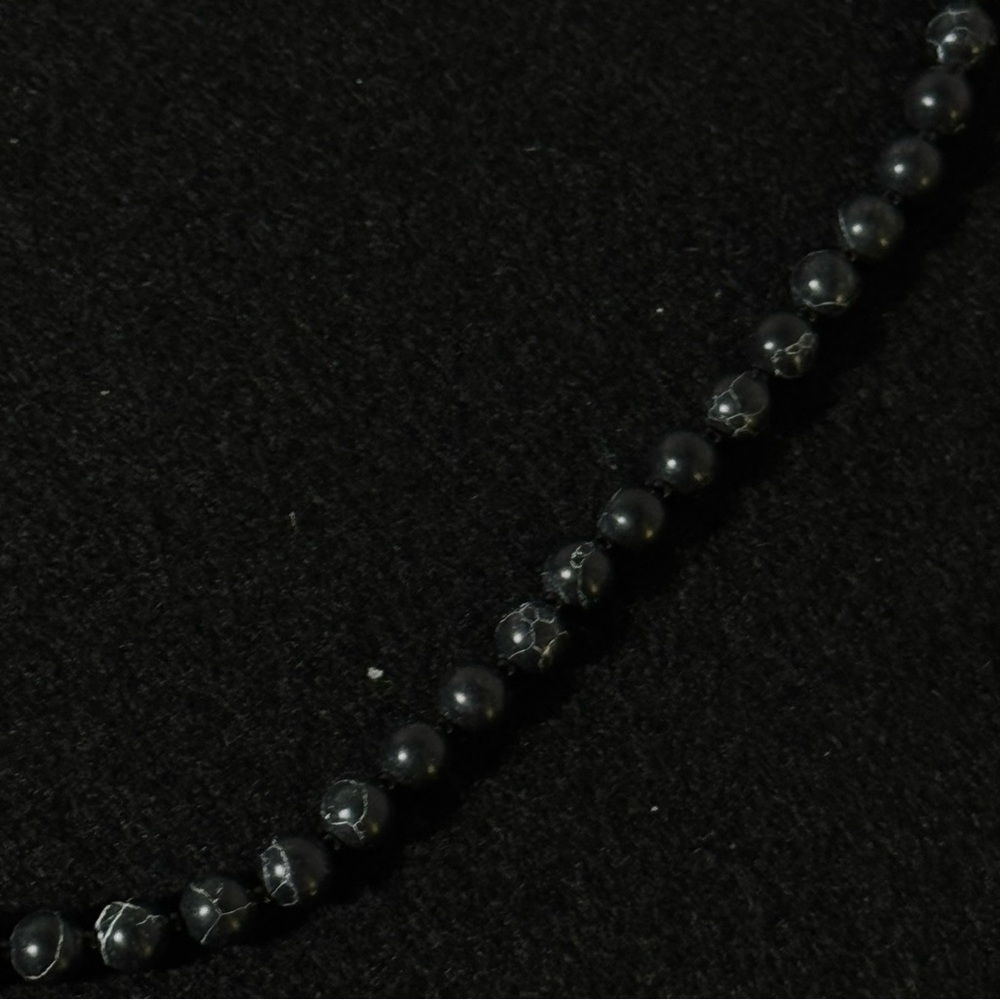 Sophisticated Black Beaded Necklace - Picture 4 of 4
